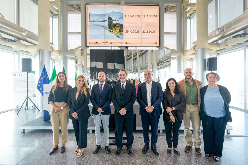 In foto la presentazione della mostra dedicata a Giovanni Segantini svoltasi al Belvedere di Palazzo Lombardia: in primo piano il presidente della Regione, Attilio Fontana, e l’assessore regionale Francesca Caruso con altri relatori