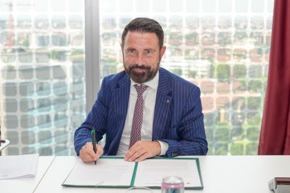 L'assessore alla Casa e Housing sociale di Regione Lombardia, Paolo Franco, ha siglato un protocollo d’intesa per mettere a disposizione dei Vigili del Fuoco case Aler a canone concordato