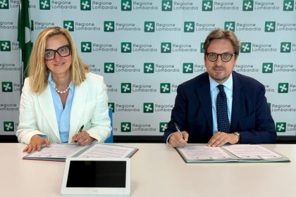 L’assessore regionale allo Sviluppo economico di Regione Lombardia, Guido Guidesi, e Silvia Zancarli, managing director di EIT Manufacturing South, hanno siglato il protocollo d’intesa per sostenere la competitività delle imprese manifatturiere lombarde.