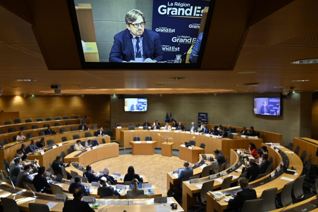 L'assessore regionale Guido Guidesi si è recato a Strasburgo per discutere delle problematiche legate al settore automotive