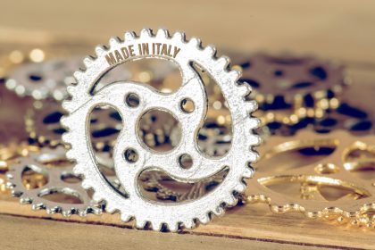 Un ingranaggio griffato Made in Italy, come un marchio storico. E i Marchi storici, per la Lombardia, sono un capitale strategico