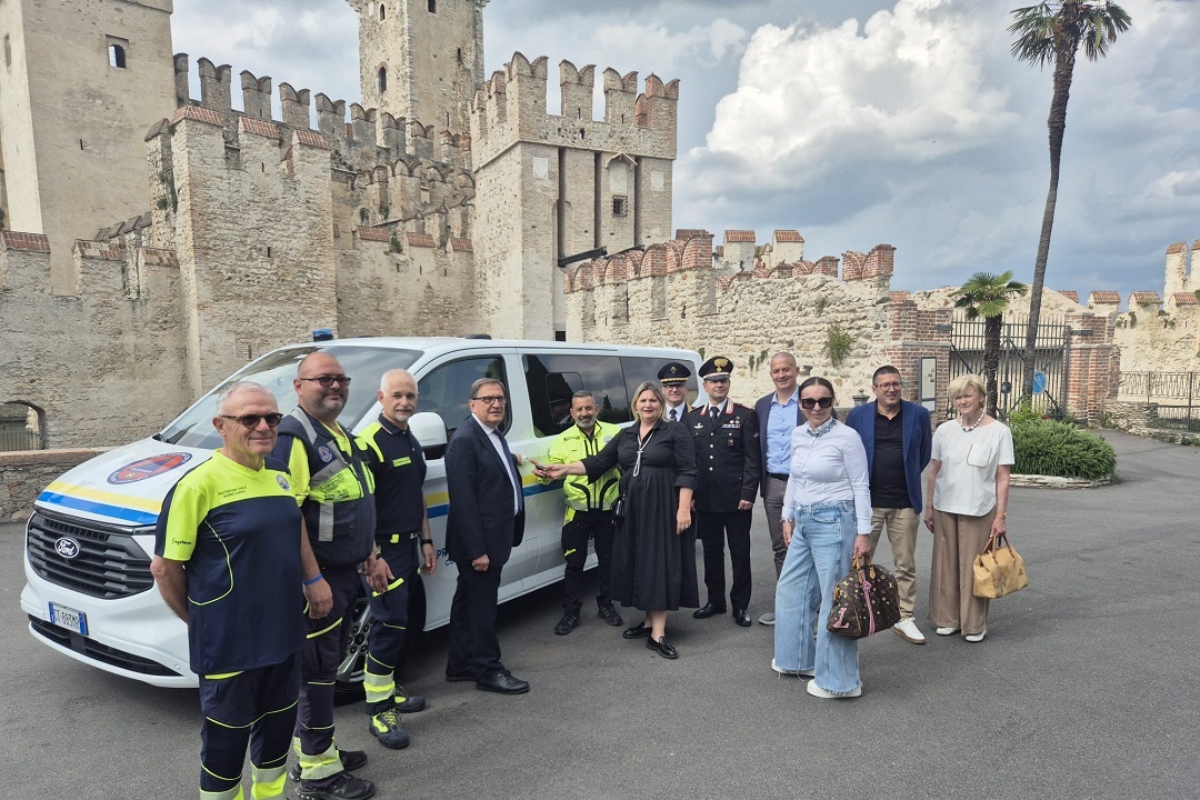 Un pullman per i volontari della Protezione Civile di Sirmione