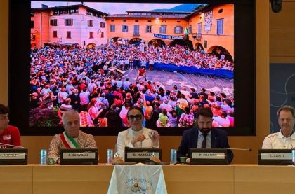 sfida strana corsa uova