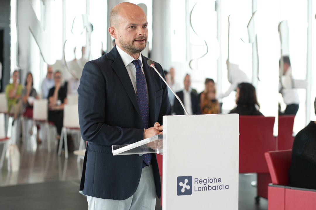In foto Nicola Finco, sindaco di Bassano del Grappa, durante la conferenza stampa di presentazione della mostra di Giovanni Segantini