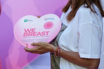 Il logo della serata benefica ‘We Breast’, svoltasi all’ospedale Fatebenefratelli e oftalmico di Milano