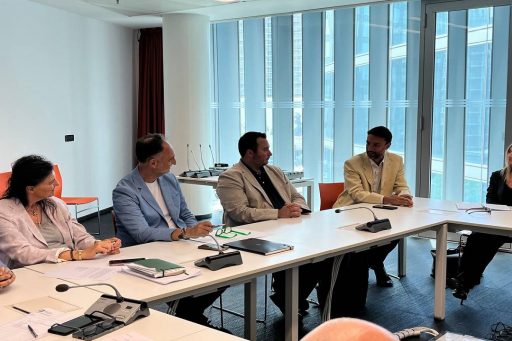 Momento di confronto tra i partecipanti alla firma del protocollo d'intesa tra Regione e Comune di Sabbioneta