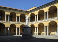 La corte interna dell'Università di Pavia, sede di infrastrutture di ricerca scientifica e innovazione
