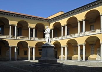 La corte interna dell'Università di Pavia, sede di infrastrutture di ricerca scientifica e innovazione