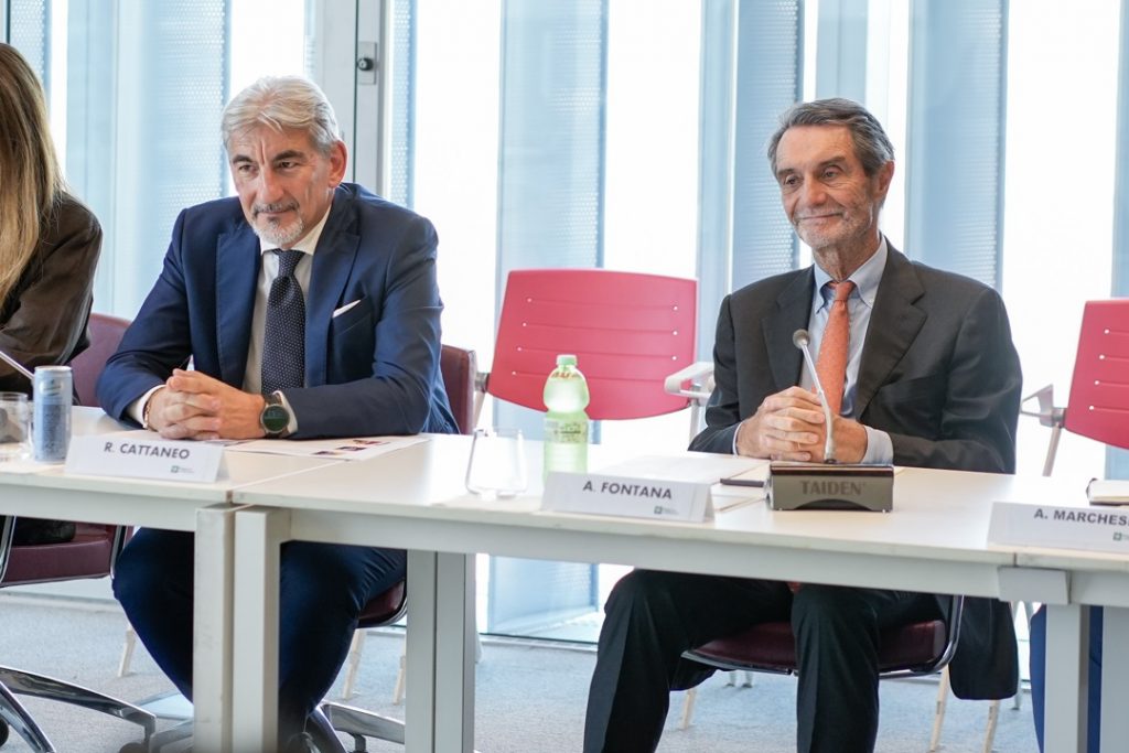 In foto il presidente della Regione Lombardia Attilio Fontana e il sottosegretario alle Relazione internazionale Raffaele Cattaneo: i due hanno commentato la situazione in Iran