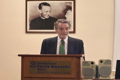 Il presidente della Regione Lombardia, Attilio Fontana, in visita alla Fondazione Don Gnocchi di Milano