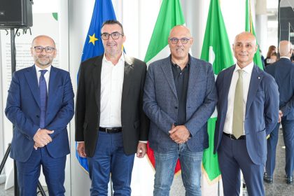 L'assessore Massimo Sertori alla presentazione de 'leAcque' con i rappresentanti delle società di Brescia, Cremona e Mantova