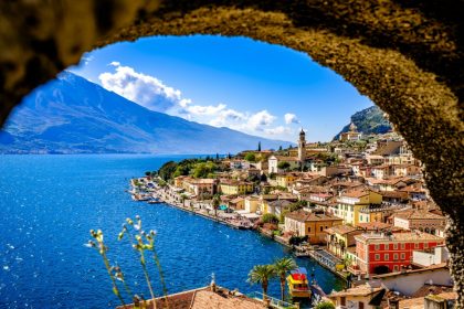 Tavolo di lavoro a Desenzano del Garda per il progetto 'Garda Unico' sulla promozione e valorizzazione del turismo con un unico marchio 