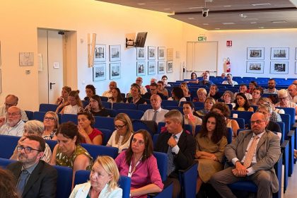 L'assessore alla Famiglia, Solidarietà sociale, Disabilità e Pari opportunità della Regione Lombardia, Elena Lucchini, ha presentato a Mantova e Cremona i risultati e i percorsi finanziati dalla misura che promuove l'invecchiamento attivo e favorisce il patto tra generazioni. In foto alcuni dei partecipanti