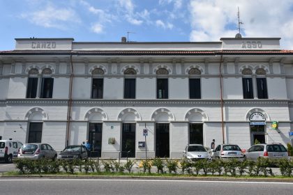 Gli assessori regionali Claudia Maria Terzi e Alessandro fermi hanno visitato la stazione di Asso, interessata da lavori di riqualificazione