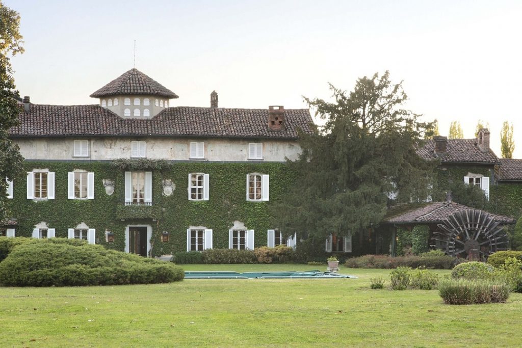 Un’immagine frontale di Tenuta e Casa Perego Villareale di Cassolnovo, in provincia di Pavia