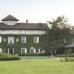 Un’immagine frontale di Tenuta e Casa Perego Villareale di Cassolnovo, in provincia di Pavia