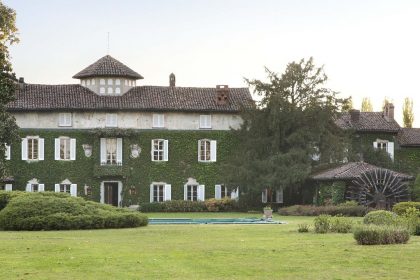 Un’immagine frontale di Tenuta e Casa Perego Villareale di Cassolnovo, in provincia di Pavia