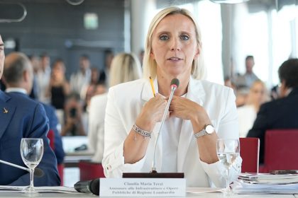 L’assessore regionale alle Infrastrutture e Opere pubbliche, Claudia Maria Terzi, interviene a Palazzo Lombardia al convegno promosso da Ansfisa e intitolato ‘Prestazioni delle barriere: dai campi prova alla strada’