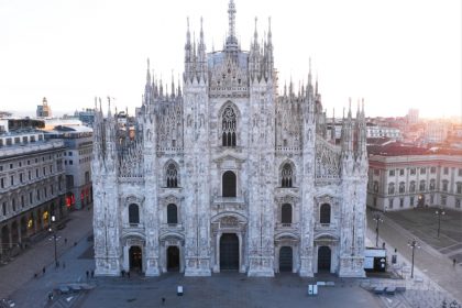 Una veduta aerea e frontale del Duomo di Milano, al centro dell’Avviso Unico Cultura 2025 di Regione Lombardia