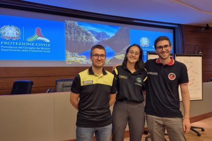 I tre giovani volontari della Protezione civile che partecipano, per la Lombardia, al tavolo nazionale: si tratta di Matteo Nespoli, Sofia Zinni e Davide Luzzini