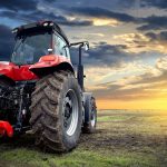 Un trattore: è tra le attrezzature finanziabili con la nuova finestra del 'bando Aria' di Regione Lombardia per le emissioni in agricoltura