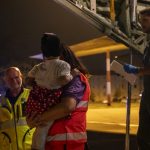L'assessore al Welfare di Regione Lombardia, Guido Bertolaso, rassicura sulla salute di Adam, giunto da Gaza per ricevere cure a Milano. In foto l'arrivo di a Linate di altri bambini trasferiti in Italia per essere curati