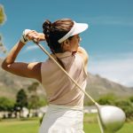 Complimenti e in bocca al lupo per la prossima stagione di nuovi successi al Golf Club Milano. Così Federica Picchi sottosegretario allo Sport di Regione Lombardia. Foto simbolica di giovane donna che gioca a golf