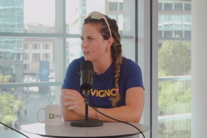 In foto i cerchi olimpici verso Milano Cortina 2026: Michela Moioli è stata protagonista del podcast di Regione Lombardia