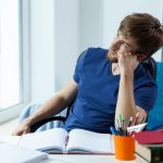 Regione Lombardia e l’associazione 'Rondine cittadella della pace' hanno firmato un accordo per contrastare la dispersione scolastica.