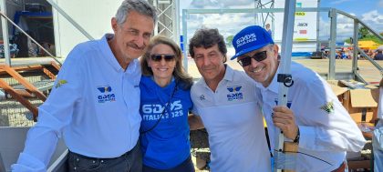 Federica Picchi, sottosegretario allo Sport e Giovani di Regione Lombardia ( al centro) tra gli organizzatori della manifestazione in un momento della 'Sei giorni di Enduro' a Bergamo.