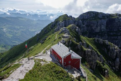 Rifugio alpino, per il Bando Rifugi 2024 della Lombardia incremento di 5 milioni e risorse per 25 nuovi progetti