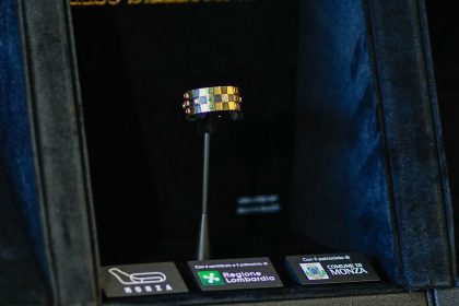L’Anello della Regina 2025, presentato a Palazzo Lombardia, sarà donato al pilota che farà la pole position