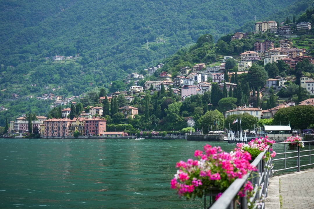 La Lombardia ospita il Festival nazionale dei Borghi più belli d'Italia. A Bellano(nella sul Lago di Como, tre giorni di incontri, dibattiti, eventi, spettacoli folkloristici,