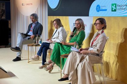 In foto l’assessore regionale alla Cultura Francesca Caruso insieme a Paola Frassinetti, sottosegretario di Stato al Ministero dell’Istruzione e del Merito, e Mariagrazia Fanchi, presidente di Fondazione Lombardia Film Commission