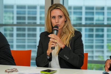 In foto l’assessore regionale alla Cultura, Francesca Caruso, durante la conferenza stampa di presentazione della stagione 2025 2026 di OperaLombardia