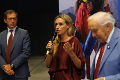 In foto l’assessore regionale Francesca Caruso durante l’inaugurazione della mostra fotografica ‘Emozioni dei Giochi’ all’interno delle Olimpiadi della Cultura