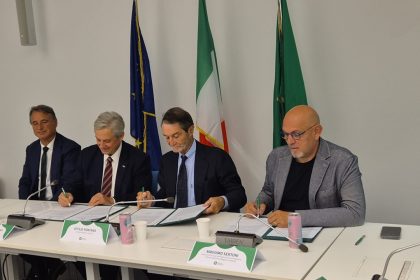 Il presidente Fontana e l'assessore Sertori firmano, per Regione Lombardia, l'Accordo con RSE Spa, rappresentata dall'Ad Cotana, sull'energia