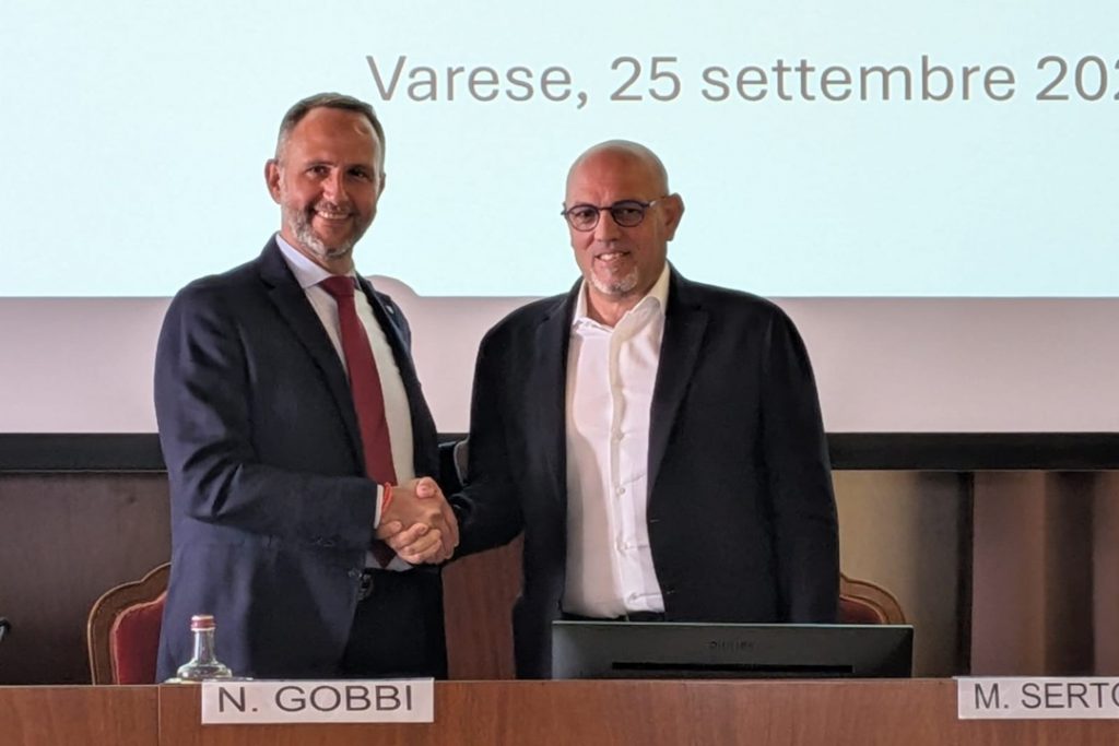 Norman Gobbi del Cantone Ticino passa il testimone della presidenza della Regio Insubrica a Massimo Sertori, assessore della Regione Lombardia