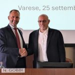 Norman Gobbi del Cantone Ticino passa il testimone della presidenza della Regio Insubrica a Massimo Sertori, assessore della Regione Lombardia