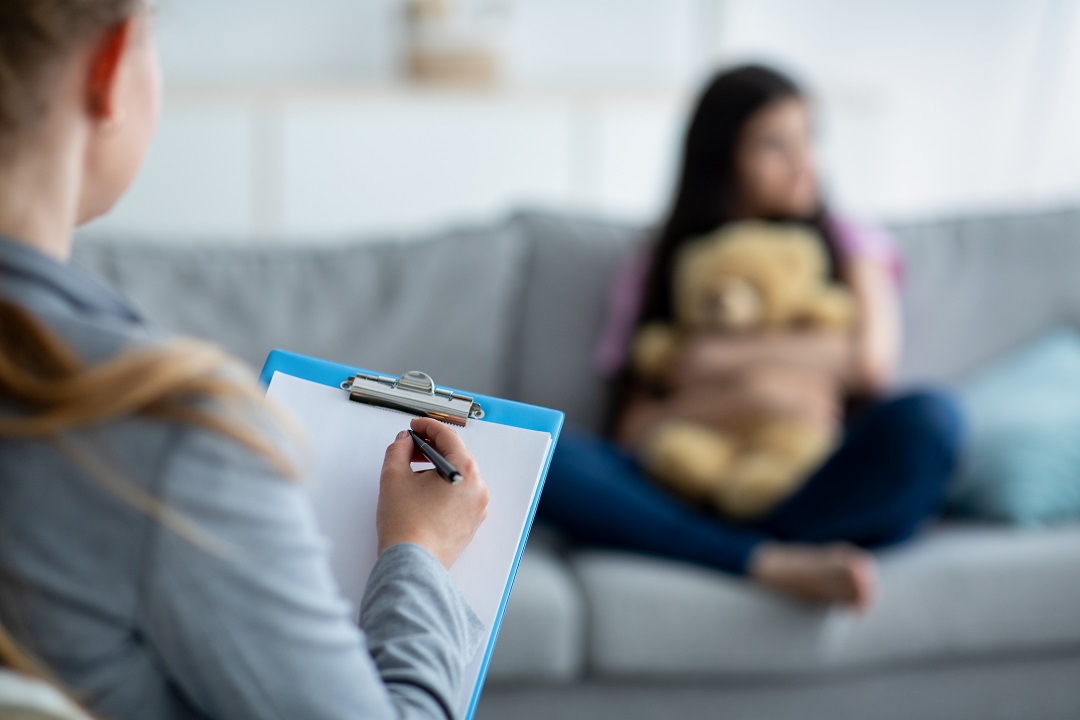 immagine di un colloquio per dare idea di piano su neuropsichiatria infantile in Lombardia