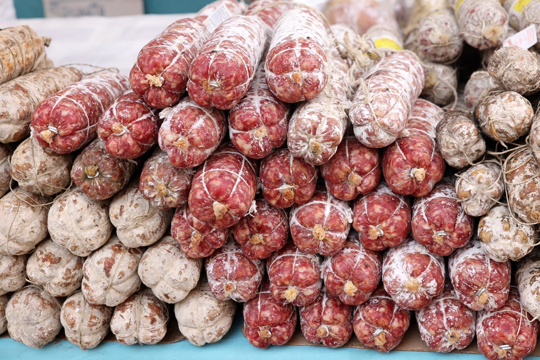 Il Salame di Cremona sta per essere celebrato a Cremona nella festa del 2025, settima edizione della kermesse