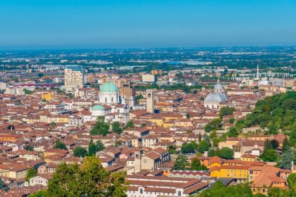 Da Regione Lombardia via libera allo schema di accordo per la messa in sicurezza, a Brescia (in foto veduta panoramica della città), dell'area denominata 'Chiosco'.