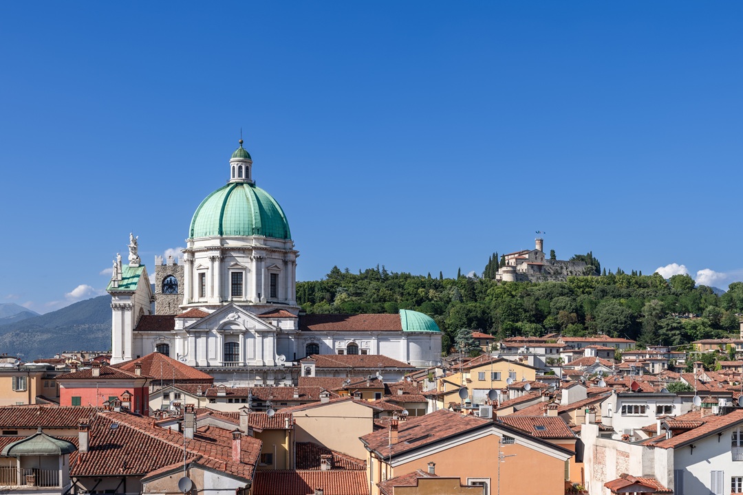Il 'Patto per la creazione di un sistema di governance turistica per la provincia di Brescia' è stato presentato alla Camera di Commercio. Presente l'assessore regionale al Turismo, Marketing territoriale e Moda Debora Massari.