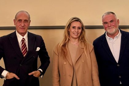 In foto l’assessore regionale Francesca Caruso durante la conferenza stampa di presentazione del progetto ‘ARchivi’ a Milano