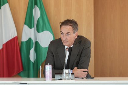 L’assessore regionale all’Università, Ricerca e Innovazione, Alessandro Fermi, al tavolo del premio ‘Lombardia è Ricerca’ a Palazzo Lombardia