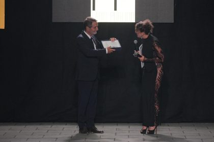 Il presidente della Regione Lombardia, Attilio Fontana, all’inaugurazione della sfilata di moda inclusiva in piazza Città di Lombardia