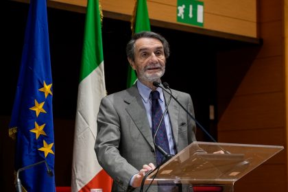 In foto il presidente di Regione Lombardia, Attilio Fontana, in visita istituzionale durante il tour ‘Qui Puoi’ nella tappa di Milano Mind