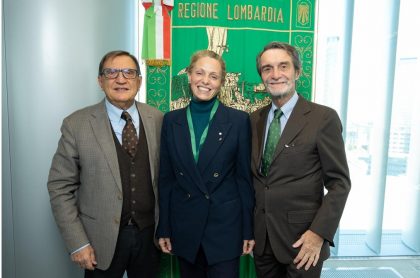 In foto il presidente della Regione Lombardia, Attilio Fontana, insieme all’assessore regionale a Sicurezza e Protezione civile, Romano La Russa, e al sottosegretario a Sport e Giovani, Federica Picchi, i protagonisti del progetto ‘Sport per la Legalità’