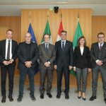 Foto di gruppo al termine del bilaterale tra Regione Lombardia e Cantone dei Grigioni a Milano