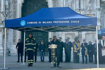 In foto l’assessore regionale alla Sicurezza e Protezione civile, Romano La Russa, durante la Giornata di ringraziamento della Protezione civile in piazza Duomo a Milano